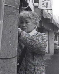 겨울철 독거 노인: 한국 단편영화