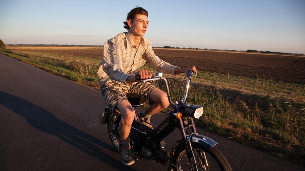 더 굽: 땅콩밭의 소년과 레이싱의 열정이 교차하는 감성 드라마 #