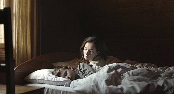 어떤 침묵: 섬세한 감정 표현과 사회 비판이 깃든 체코 네덜란드 라트비아 드라마 #