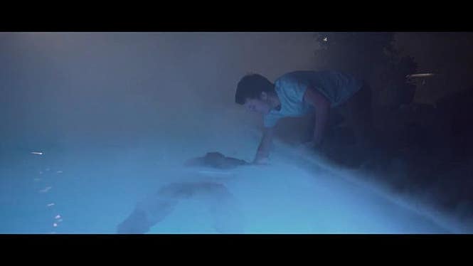 언더 더 서페이스